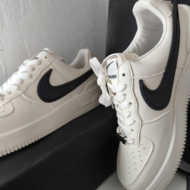 Tenis Nike Air Force 1 Ambush - 3/5