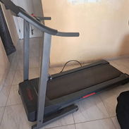 Vendo caminadora eléctrica de uso pero en perfecto estado. En 550 usd - Img 55304995