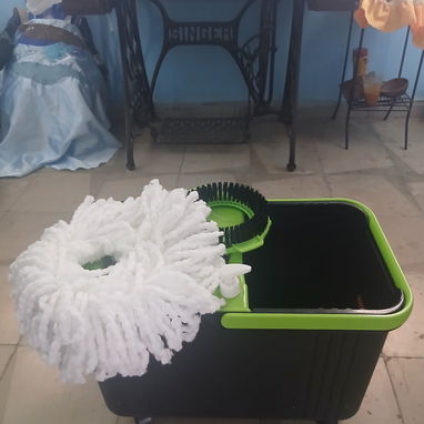 Sistema de limpieza para pisos (de uso) - 2/3