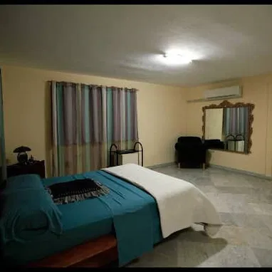 Acogedora casa de renta con piscina grande en Reparto Siboney,  8 habitaciones +53 52463651 ,O - Img 103779910
