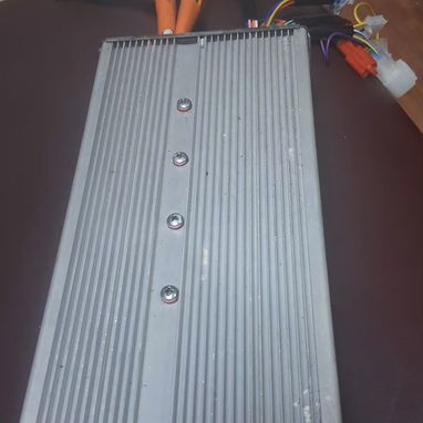Caja reguladora de 1200 wat de triciculo poco uso - 2/3