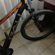 Busco trabajo como mensajero🚴♂️..tengo bicicleta Raly - Img 56371802