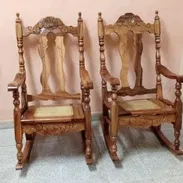 Sillones de madera y tapizado - Img 57797054