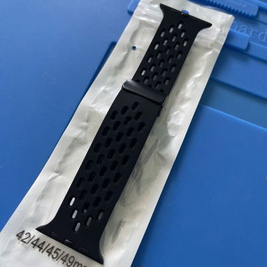 Manilla Magnética Transpirable para Apple Watch 42/44/45/49mm (negra) - Img 86098112