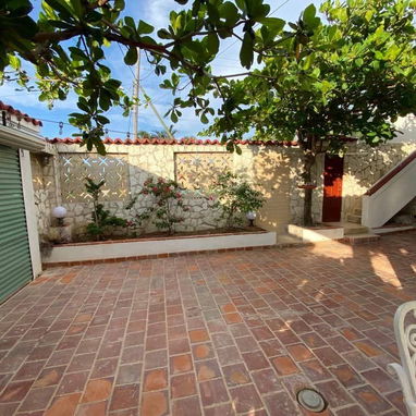 Venta de propiedad en guanabo con vista al mar - Img 107204897