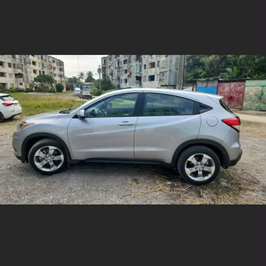 Alquiler de carros estrega aeropuerto de la Habana No se cobra dinero adelantado por reserva disponible ya - 3/5