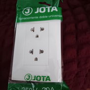 Tomacorriente de 20 Amperios para 110v y 220v - Img 58247077