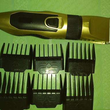 Máquina de pelar inalámbrica con peines - Img 126253482