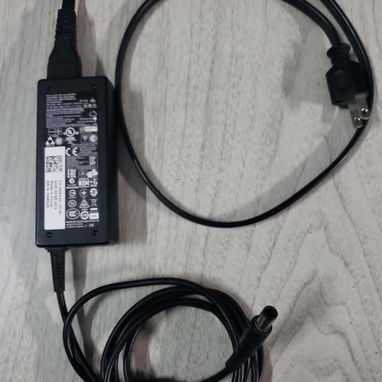 Cargador Original de Laptop DELL Inspiron 3542 de uso pero en perfecto estado de 19.5V 3.34A 65W en 20 USD - Img 118137280