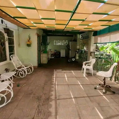 Venta de casa colonial independiente en Playa en 220000 - 9/10