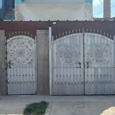 🏡 Casa en Venta con Garaje – Vedado, La Habana - Img 120055786