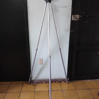 VENTA DE TRÍPODE PARA CÁMARAS - Img 117069602