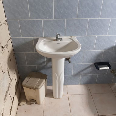 Casa en altos con placa libre en Arroyo Naranjo, Párraga, de dos cuartos , baño, cocina y sala. En 5000, se deja complet - Img 126055229
