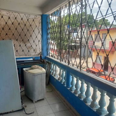 🏡 *CASA EN EL CERRO DE TRES PLANTAS. PUERTA CALLE.*    *#197  *PALATINO • ½ CUADRA DE VÍA BLANCA • CERCA DE AGUAS DE LA - 4/10