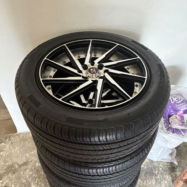 Rims 17,con 4 huecos universales ( medida: 225/50/R17) como nuevas - Img 124495908