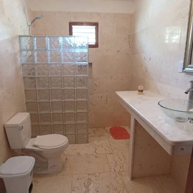 Casa de Renta con Piscina en la Playa de Guanabo - 7/10