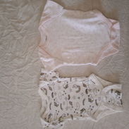 Ropa de bebe y forro de iPhone - Img 56199701