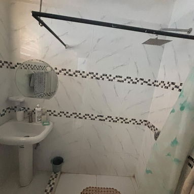 🏡 CASA EN 10 DE OCTUBRE COLONIAL! | 4 CUARTOS Y PATIO CON ÁRBOLES FRUTALES 🌳🏛️  Amplitud, estilo clásico y excelente - 4/4