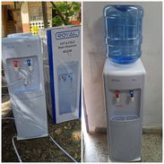 DISPENSADOR DE AGUA FRÍA Y CALIENTE. Incluye el botellon ROYAL - Img 53130761