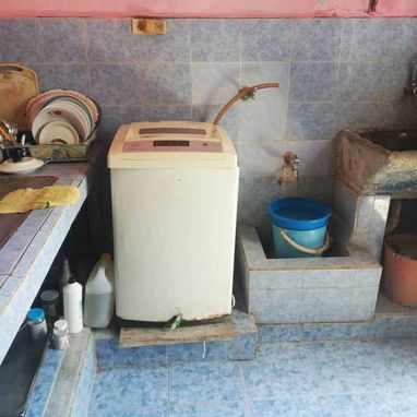 Gangaaaaaa se vende casa colonia antigua de 5 cuartos 2 baños a 200m del Capitolio de la habana - Img 122259994