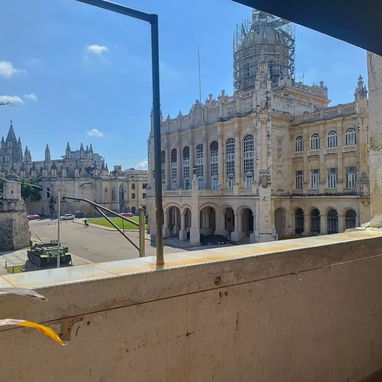 📺Apartamento de 2 Cuartos con Vista al Museo de la Revolución REF 1438 - Img 104873124