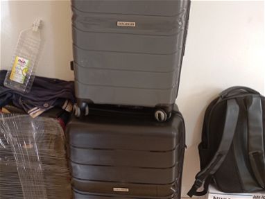 Vendo maletas de viaje de 23K nuevas tengo de 30 usd y 50 usd - Img 65446785