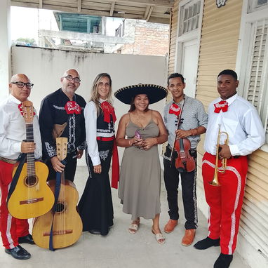 Mariachis en la habana - Img 123029466