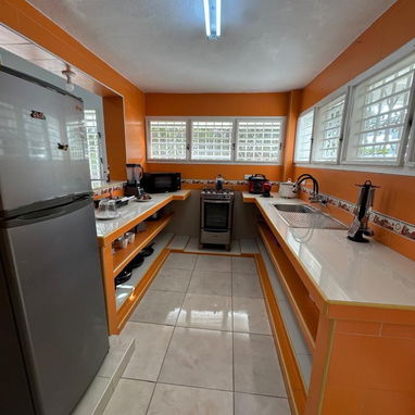 Alquilo CASA DE LUJO CON PISCINA de 4 habitaciones en Guanabo - Img 117586278