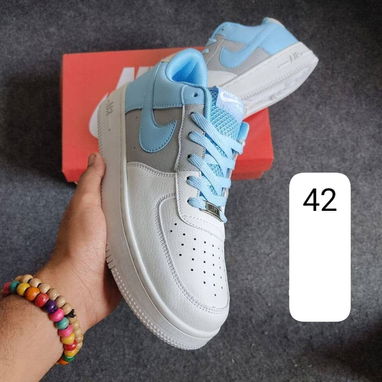Tenis Jordan 4, New Balance, Asics y Nike Air Force - 8/10