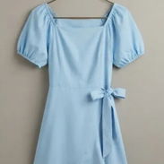 Vestido Corto Azul Pastel con Lazo Cruzado - Img 56985904