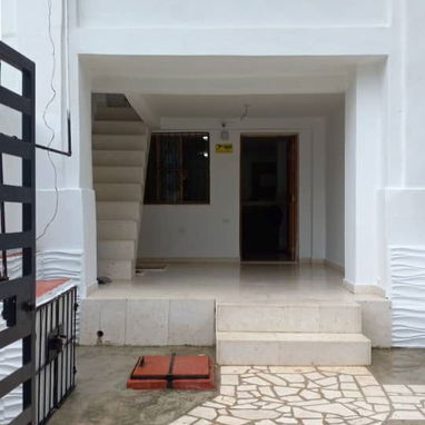 Venta de propiedad en plaza  por calle C - Img 119386717