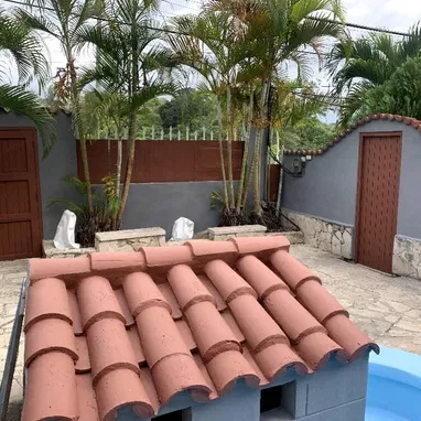 Venta de casa independiente en Cojímar ( se hace negocio por carro moderno) - Img 128130919