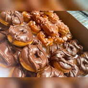 Realizamos mini donas por encargos un dulce fino y delicioso perfecto para todo tipo de eventos - Img 56528585