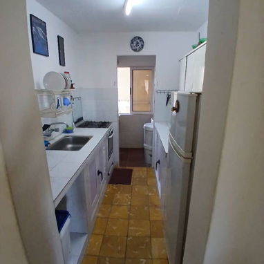 Se vende apto de 2 cuartos en el Vedado totalmente restaurado en excelente zona!!! - Img 118409226
