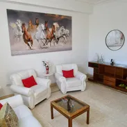 Vive la comodidad en este hermoso apartamento. - Img 53991113