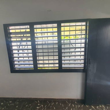Se vende casa en Boyeros con garaje pequeño - Img 124704001