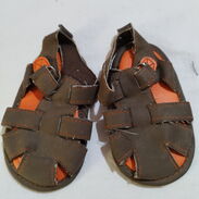 En venta un par de zapatos para niño/niña pequeño - Img 45434315