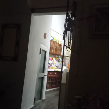 Se vende apartamento puerta de calle, enrejado. Consta de: portal, sala-comedor- cocina ( a la americana), baño inter - Img 120939376