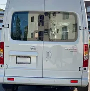 Maxus V80 del 2024 con poco kilometraje,motor diésel turbo de 2.5 litros de VM Motori , 16 plazas pintura de fábrica - Img 50502512