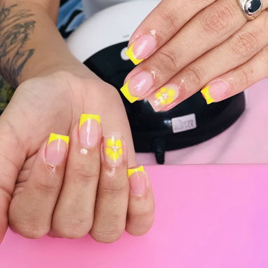 Manicurista - Img 120625457