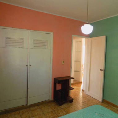 COD.Z 🔥 ¡SE ALQUILA APARTAMENTO EN EL VEDADO! 🔥 - 4/10