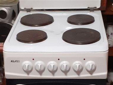 Se vende cocina eléctrica de 4 hornillas y horno, 220 v - Img main-image-45840312