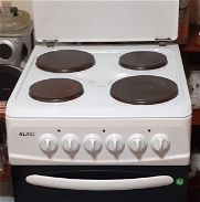 Se vende cocina eléctrica de 4 hornillas y horno, 220 v - Img 45840312