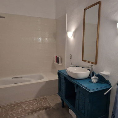 Alquiler de casa en la habana, vedado. 🔑 OFERTA: ALQUILO CASA COMPLETA EN VEDADO – 100 EUROS/NOCHE – TODO INCLUIDO - Img 111413362