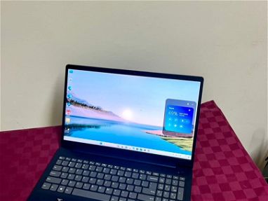 Laptop Lenovo última generación casi nueva - Img main-image-45733666