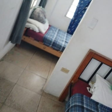 Ganga dos casas en una en el municipio de MARIANAO reparto pogolotty a dos cuadras de 51. - Img 121121680