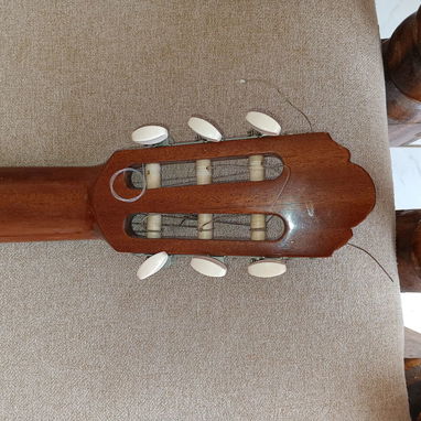 Se vende guitarra clasica marca Alhambra . - Img 122334096
