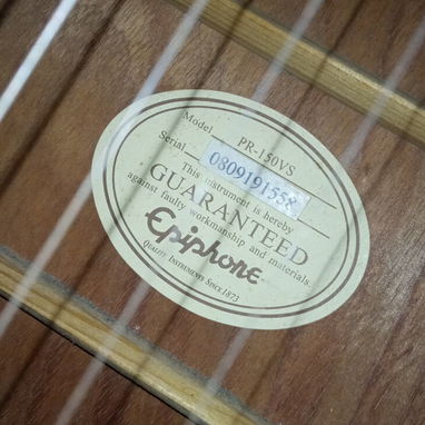 Guitarra Epiphone nueva ( prácticamente)con cuerdas de acero que incluye dos repuestos y el estuche acolchado de regalo - 3/5