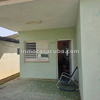 AL1002 – Casa en venta en Alturas del Aeropuerto, Boyeros – 4 habitaciones, 2 baños y amplio terreno - 4/9