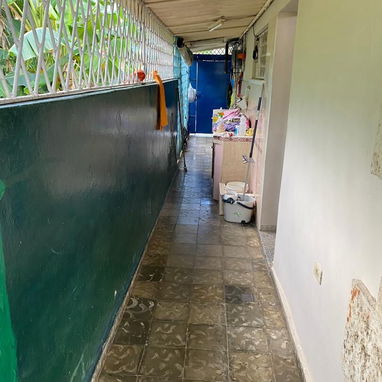 Casa esquina en Fontanar a una cuadra de la entrada y en la Ave principal. - 8/9